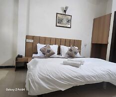Gurjeet Hotel by Urban Galaxy near Golden Temple
