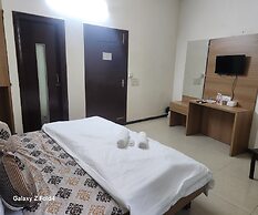 Gurjeet Hotel by Urban Galaxy near Golden Temple