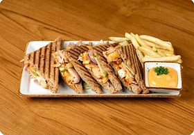 Gurjeet Hotel By Naavagat