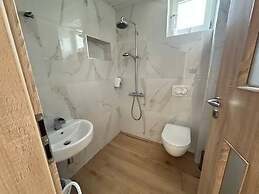 Guest House West Gate