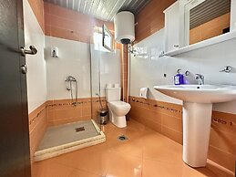 Guest House West Gate