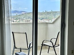 Guest House West Gate