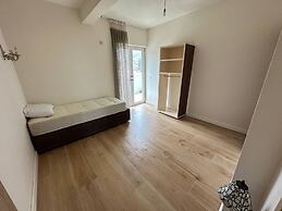 Guest House West Gate