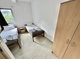 Guest House West Gate