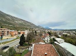 Guest House West Gate