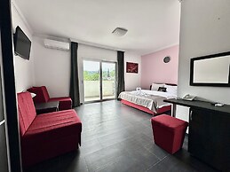 Guest House West Gate