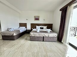 Guest House West Gate