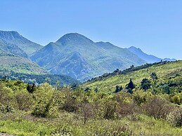 Guest House West Gate