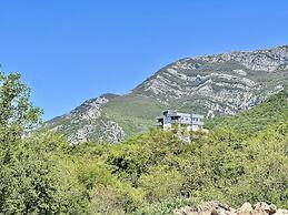 Guest House West Gate