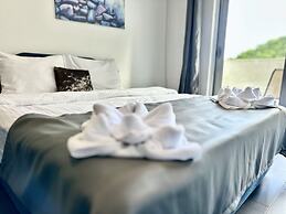 Guest House West Gate