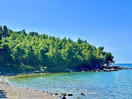 Guest House West Gate