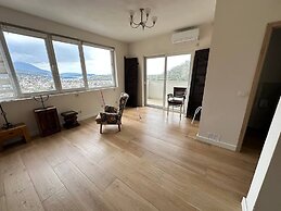 Guest House West Gate