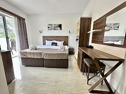 Guest House West Gate