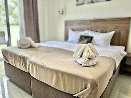 Guest House West Gate