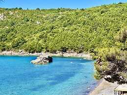 Guest House West Gate