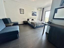 Guest House West Gate