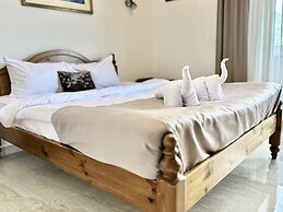 Guest House West Gate