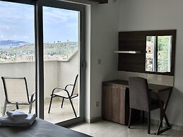 Guest House West Gate