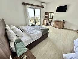 Guest House West Gate