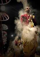 Sada Shiv Guest House near Ganga river