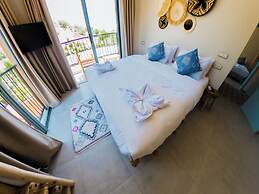 Harmony surf lodge