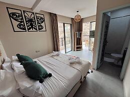 Harmony surf lodge
