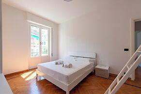 Chic flat with balcony