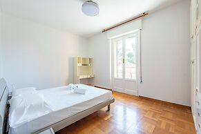 Chic flat with balcony