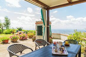Casa Di Elda Holiday Home With Pool