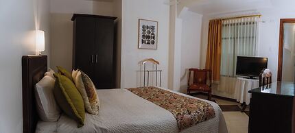 Hotel Makroz Colonial