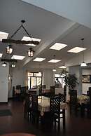 Hotel Makroz Colonial