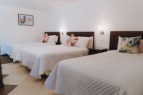 Hotel Makroz Colonial