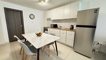 Majestic Beachfront Larnaka Finikoudes