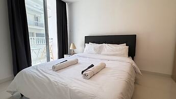 Majestic Beachfront Larnaka Finikoudes