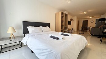 Majestic Beachfront Larnaka Finikoudes