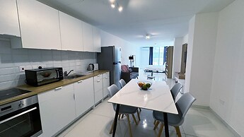 Majestic Beachfront Larnaka Finikoudes