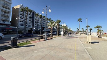 Majestic Beachfront Larnaka Finikoudes