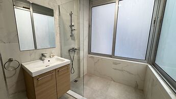 Majestic Beachfront Larnaka Finikoudes