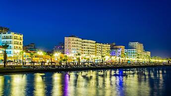 Majestic Beachfront Larnaka Finikoudes