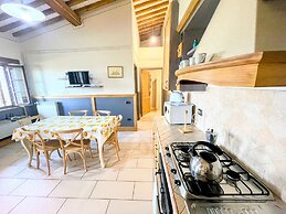 Apt 6 - Magical Grounds With Pool Jacuzzi Sleeps 4