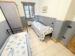 Apt 6 - Magical Grounds With Pool Jacuzzi Sleeps 4