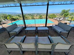 Apt 6 - Magical Grounds With Pool Jacuzzi Sleeps 4