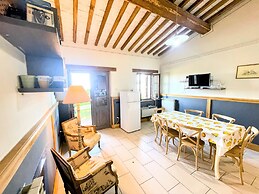 Apt 6 - Magical Grounds With Pool Jacuzzi Sleeps 4