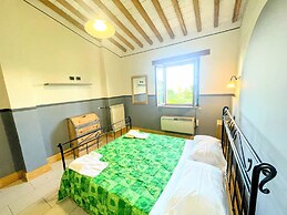 Apt 6 - Magical Grounds With Pool Jacuzzi Sleeps 4