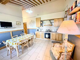 Apt 6 - Magical Grounds With Pool Jacuzzi Sleeps 4