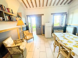 Apt 6 - Magical Grounds With Pool Jacuzzi Sleeps 4