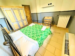 Apt 6 - Magical Grounds With Pool Jacuzzi Sleeps 4