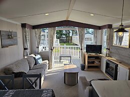 3 Bed-sleeps 8-free Parking-5 Min to Beach
