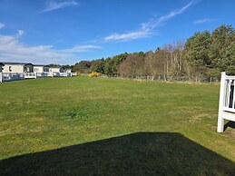 3 Bed-sleeps 8-free Parking-5 Min to Beach