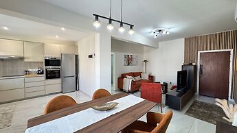 Luxury 2 Bedroom Apartment City Center